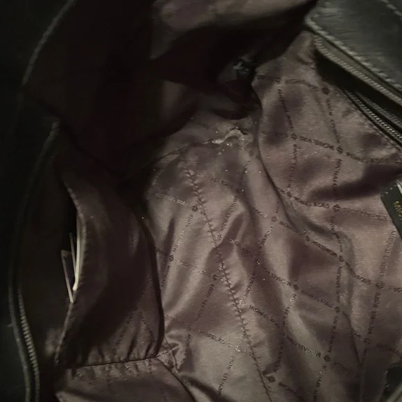 Michael Kors Black Leather Shoulder Bag with Gold Accents - Picture 3 of 8